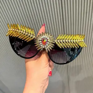 Exaggerated Design With Red Devil'S Eye Large Frame Cat'S Eye Sunglasses, Personalized Retro Party Sunglasses For Women