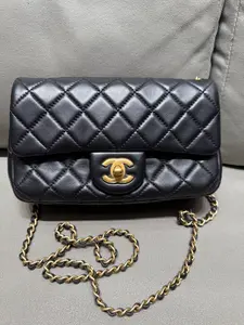 Pre-owned CHANEL Cf mini 22year microchip NLP