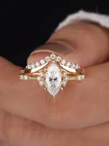 2 Pc/Set Shiny V-shaped, Marquise Cut Ring Horse Eye Zircon Ring for Women All-Match Engagement Wedding Ring Ladies Jewelry for Party Daily Clothing Decor Accessories as Anniversary Birthday Gift for Girlfriend