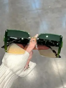 1 pair of unisex elegant gradient lens square sunglasses, simple and fashionable design, suitable for summer daily, back-to-school and outdoor wear, providing UV protection and personalized styling