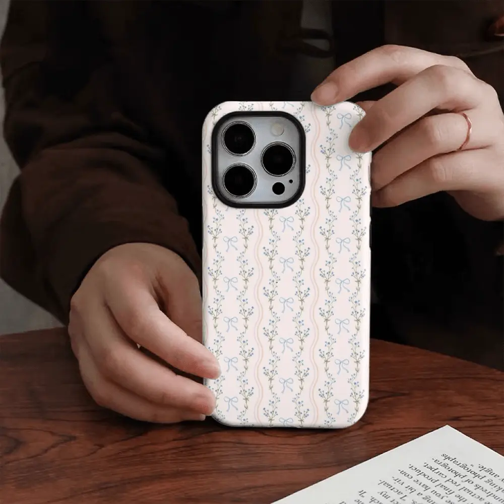 Floral bow phone case, sturdy and durable 2-in-1 case, compatible with iPhone 17/16/15/14/13/12/11 Pro Max/Plus/Pro, Galaxy S25/S24/S23 Ultra. Durable, stylish protection, drop-proof phone case, the perfect birthday gift for a friend.