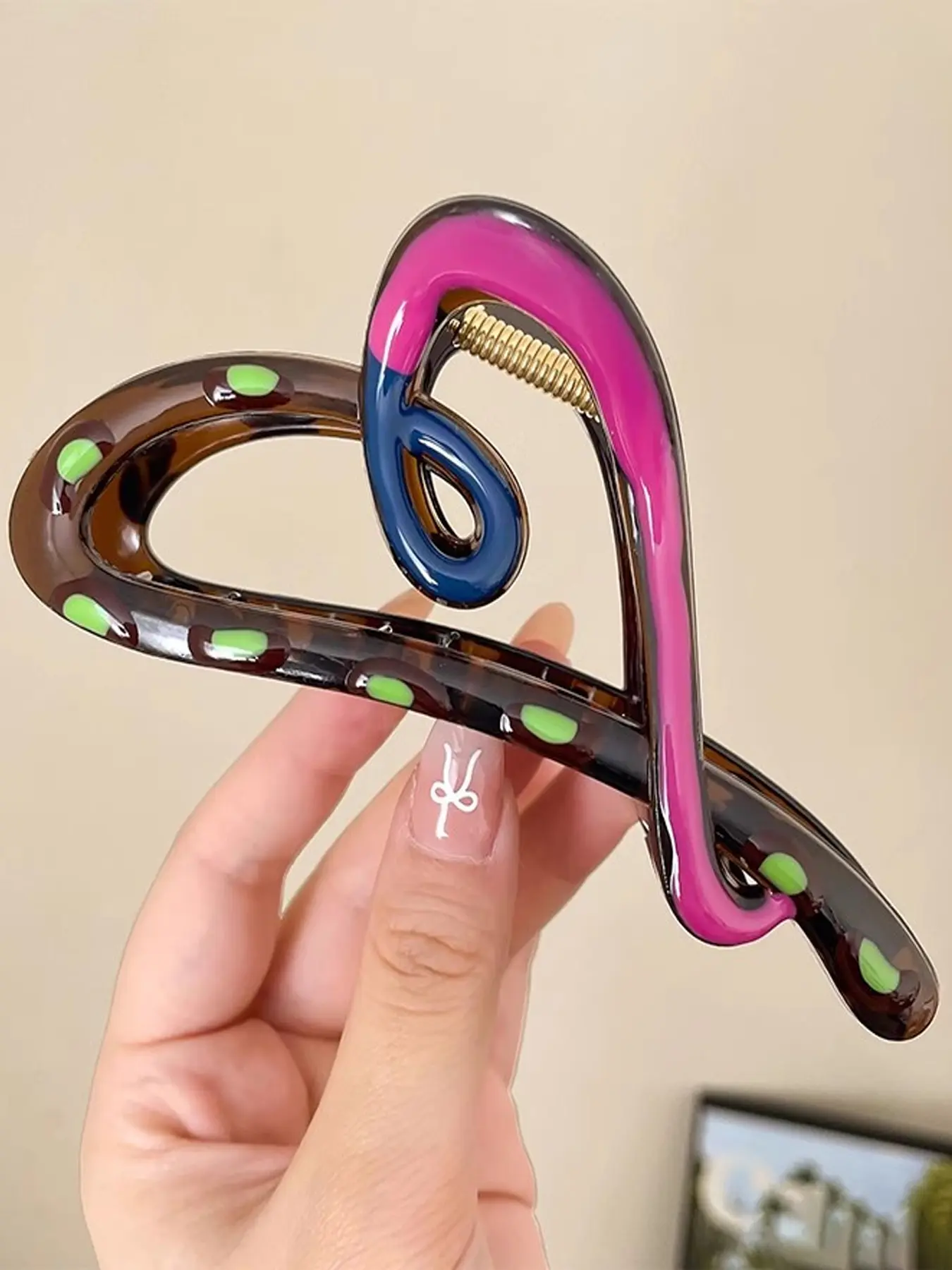 Heart-Shaped Hair Clips Set, Super Cute Clips, Fun Hair Clips, Cute Design for Women & Girls, Perfect for Daily Use, Stylish Accessory for All Occasions