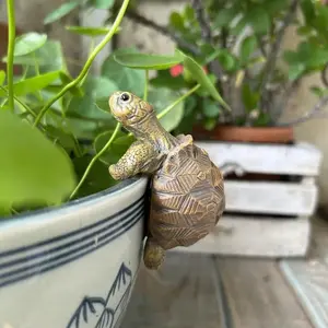 Cute Resin Turtle Statue, Turtle Hanging on Flower Pot, Indoor Decor, Garden & Yard Ornament, Perfect Gift for Her