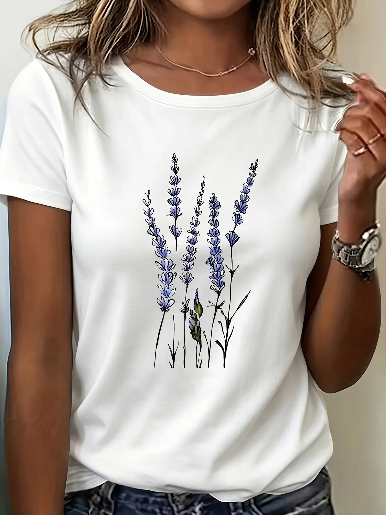 Women's Summer Casual Lavender Floral Print T-Shirt - Korean-Inspired Relaxed Fit Round Neck Short Sleeve Top, Breathable Medium-Stretch Fabric for Casual Attire, Lavender Blouses, Natureinspired Design
