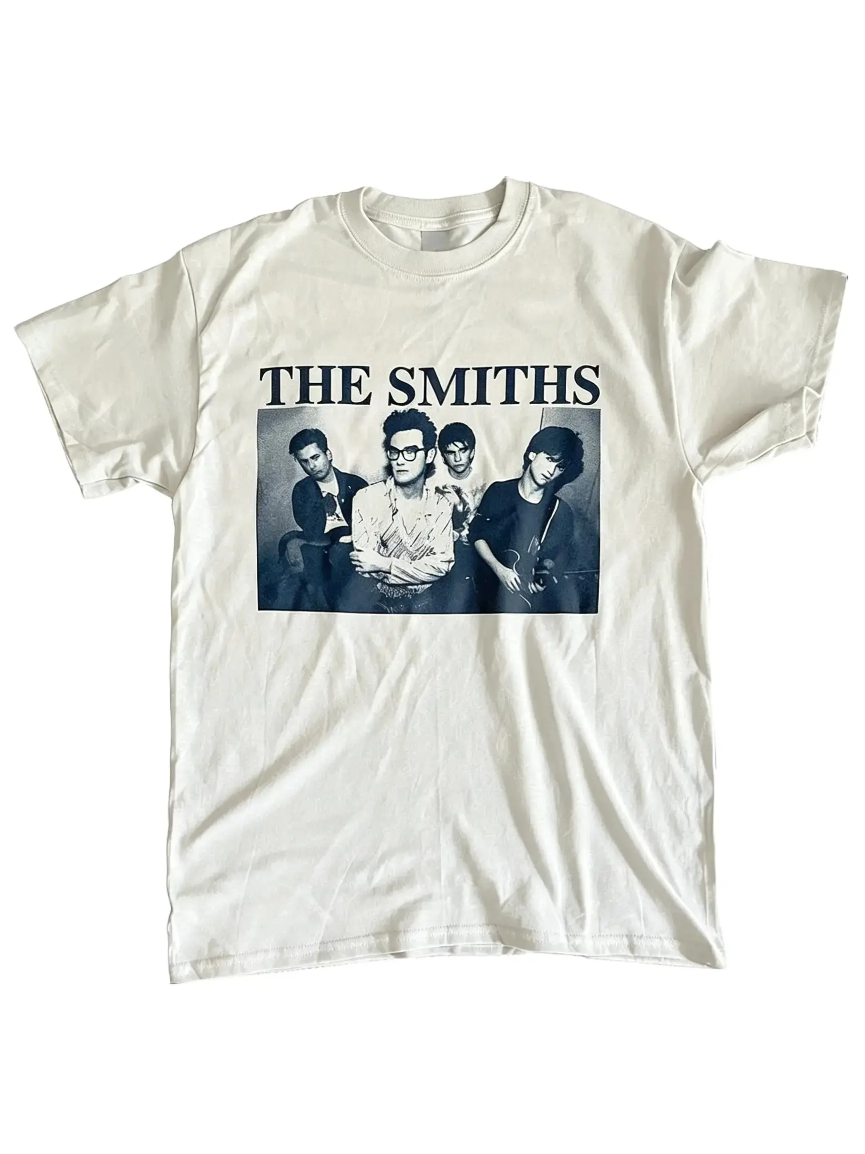 Epic Face Vampire T Shirt Y2K Goth Emo Scene Tapout Affliction，Retro Soft Cream Cotton T-shirt, Bold Serif "THE SMITHS" Lettering Above Vintage Monochrome Band Group Photo Print 80s UK Alternative Rock Aesthetic Oversized Casual Band Tee