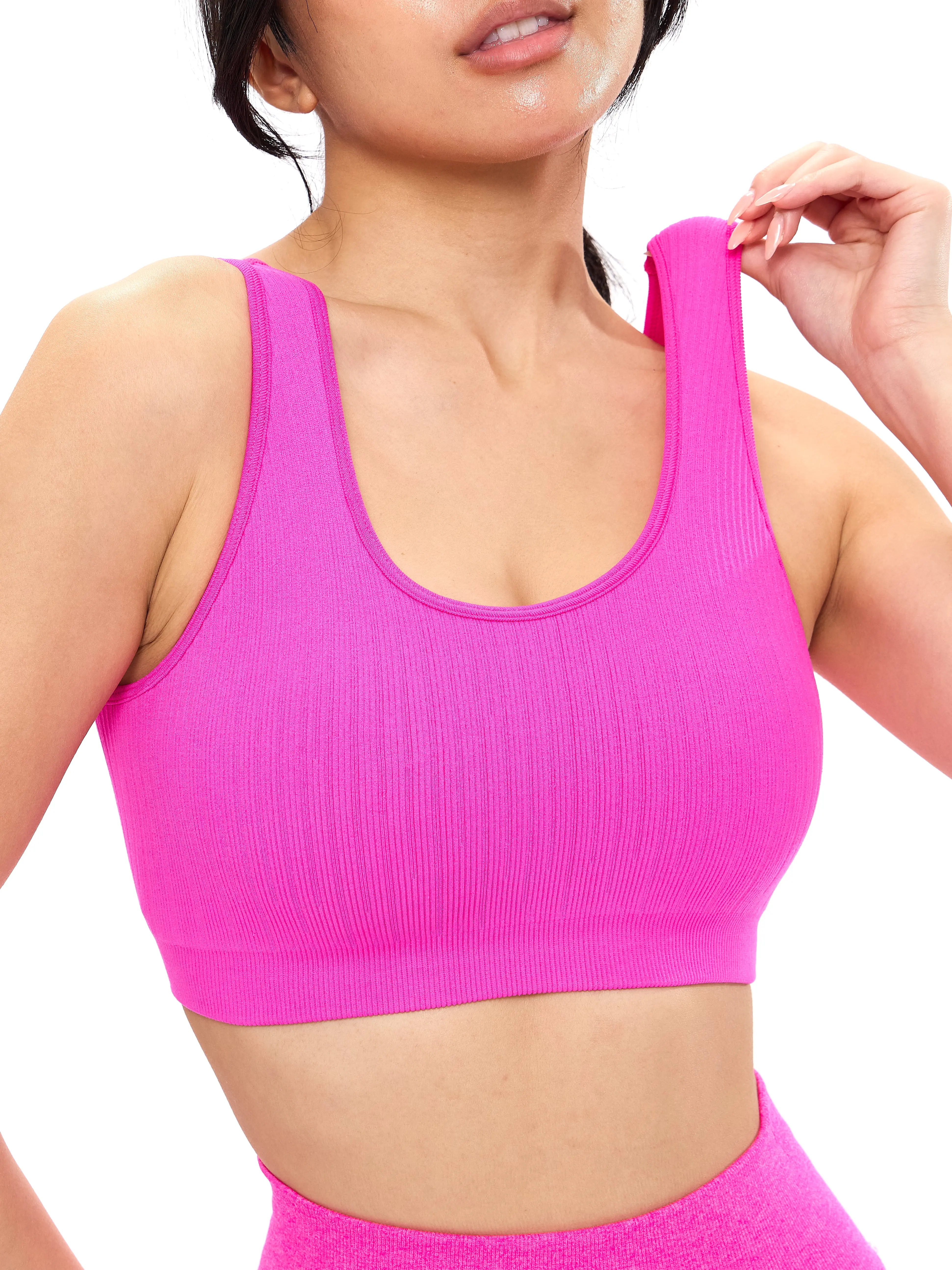 Scoop Seamless Sports Bra Hard Candy - Adjustable Fit, Versatile Design, Ideal for Active Lifestyle