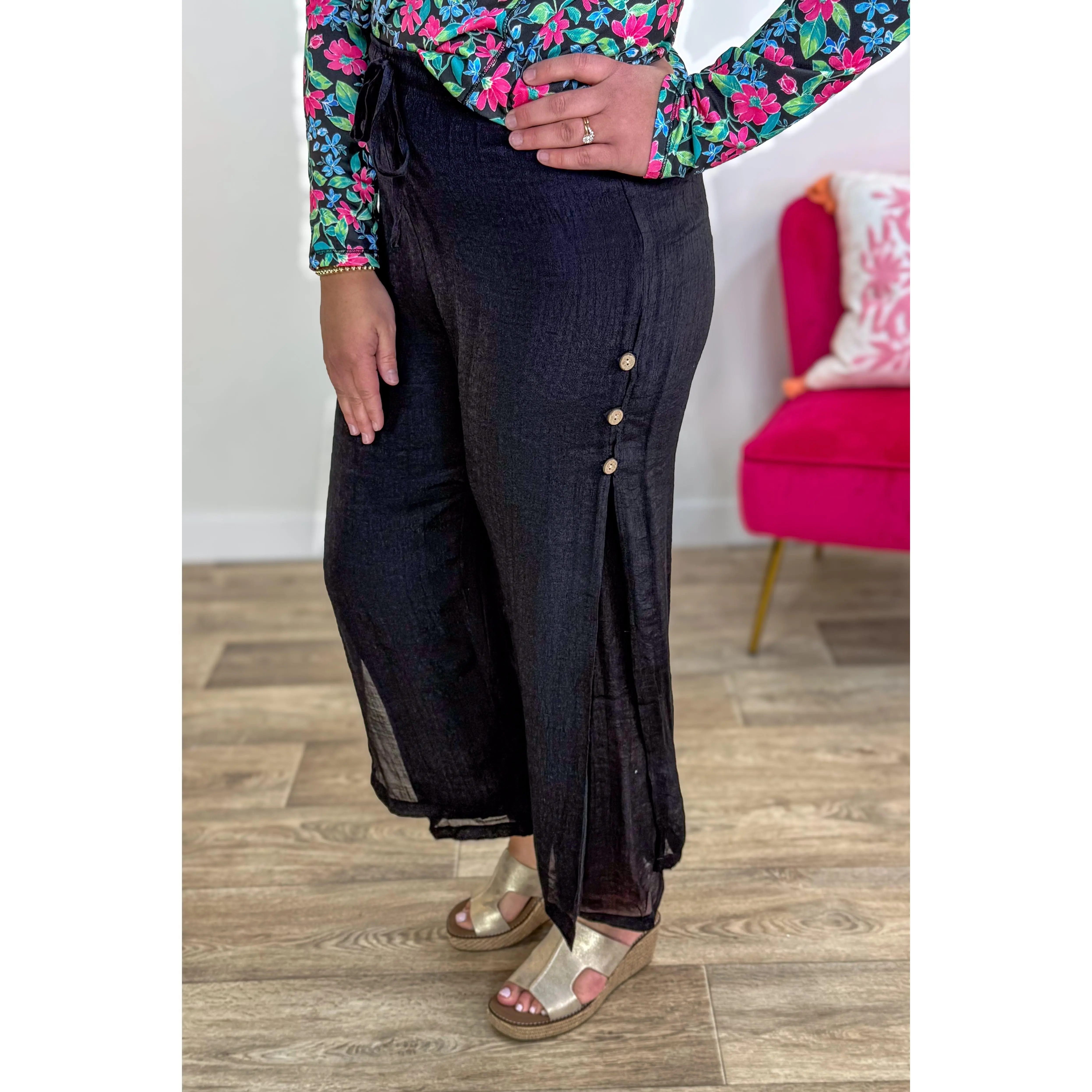 Black Flowy Side Button Gauze Pant