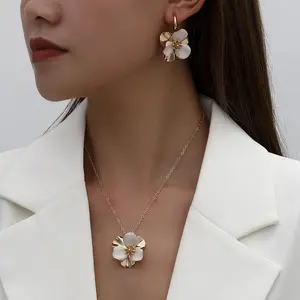 Gold Flower Pendant & Earring Set – Elegant Enamel Bloom Jewelry