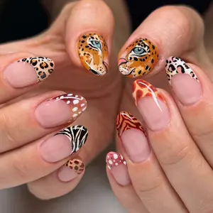 24pcs Leopard Print French Tip Nail Art Design, Glossy Finish Short Oval Fake Nails, Cute Animal Texture for Women & Girls, Includes Jelly Glue Mx-056