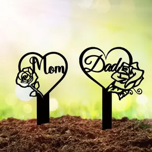 Iron Art Garden Decoration, Mom & Dad & Rose Design Garden Statue, Garden Decor Supplies for Home Garden, Garden Decoration, Garden Ornament