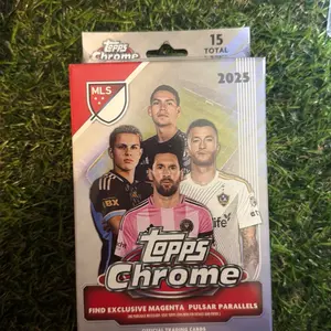 Topps Chrome 2025 MLS Hanger Box