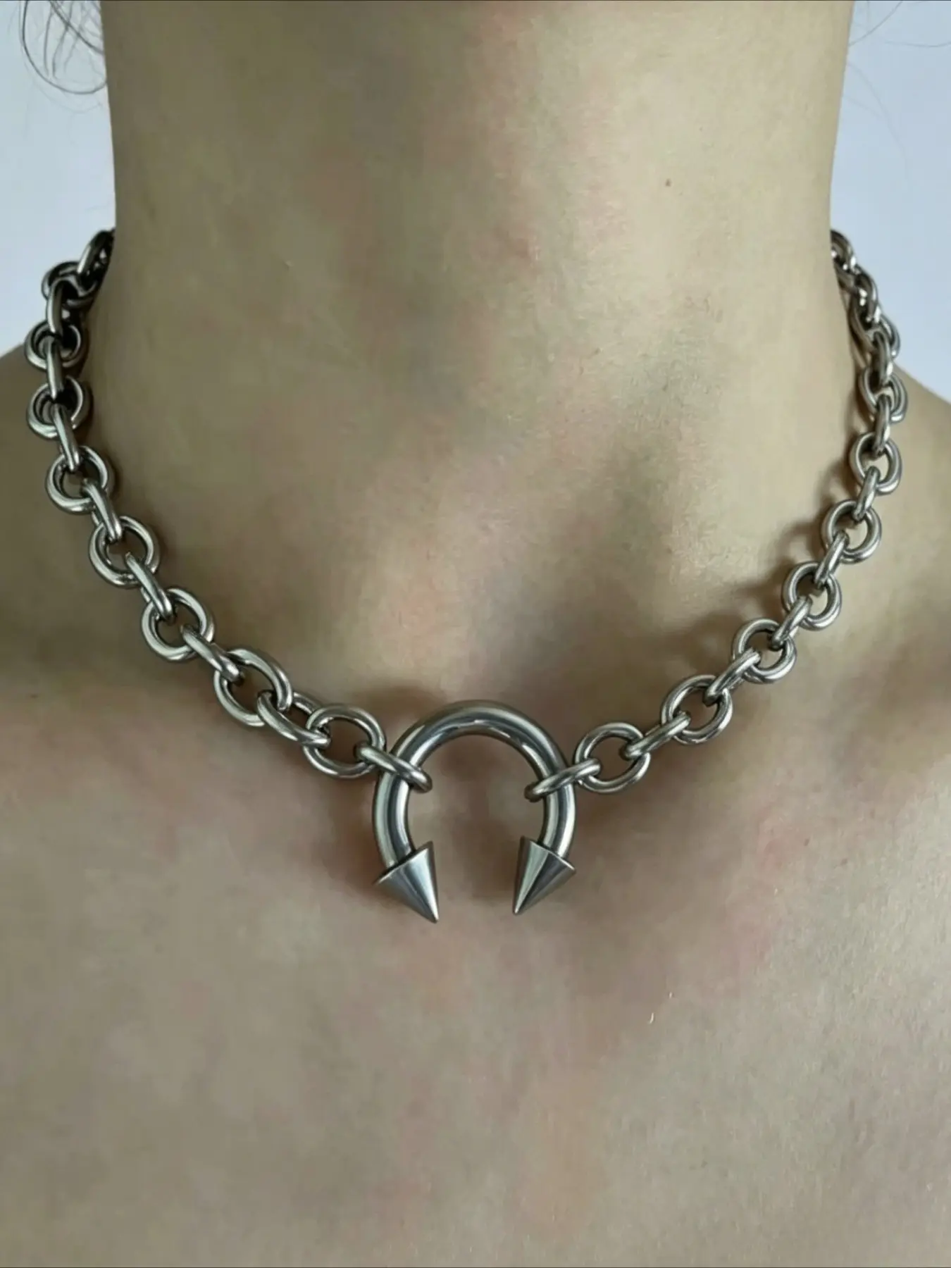 Fashion Punk Nose Clip Alloy Chunky Necklace Retro Gothic Choker Necklace Thick Round Ring Geometric Chain Rivet Necklace Gifts