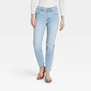 Women's Mid-Rise 80's Slim Fit Jeans - Universal Thread Light Wash 8