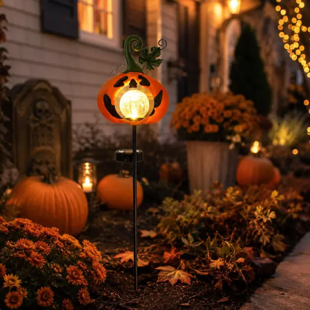 Solar Halloween Pumpkin Garden Stake Light - Solar-Powered Jack O' Lantern Outdoor Decor, Glowing Pathway Light for Fall Garden Sculpture Accents