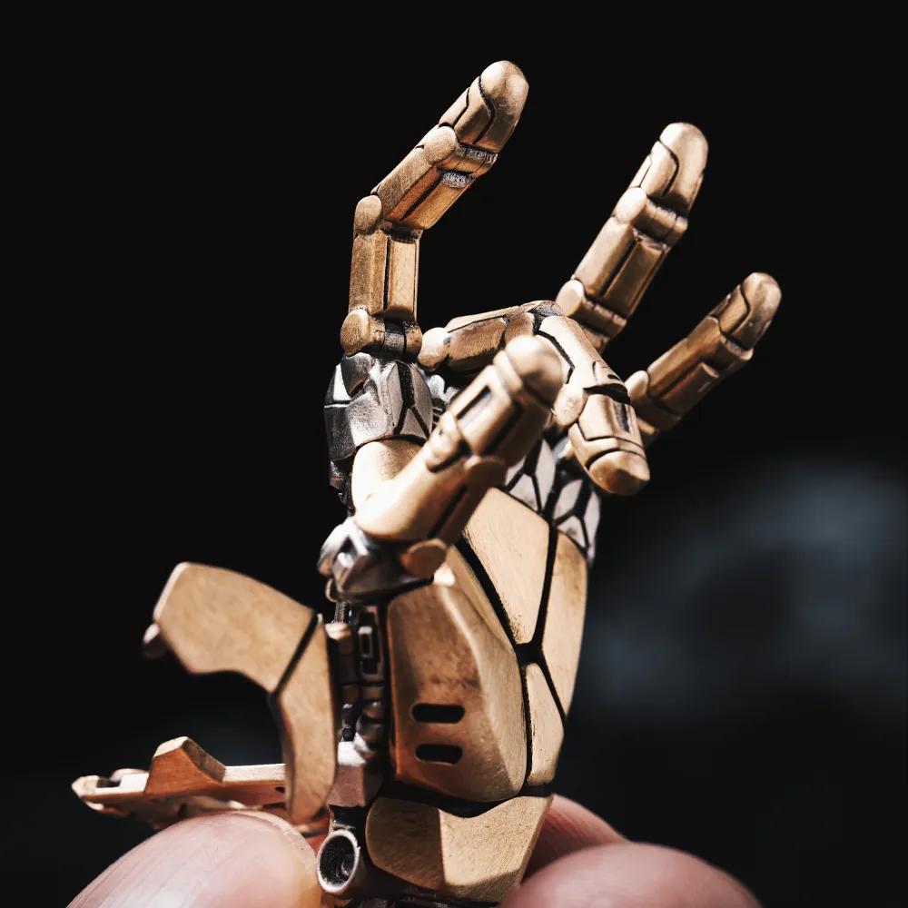 Coppertist.wu Mechanical Left Hand Pendant