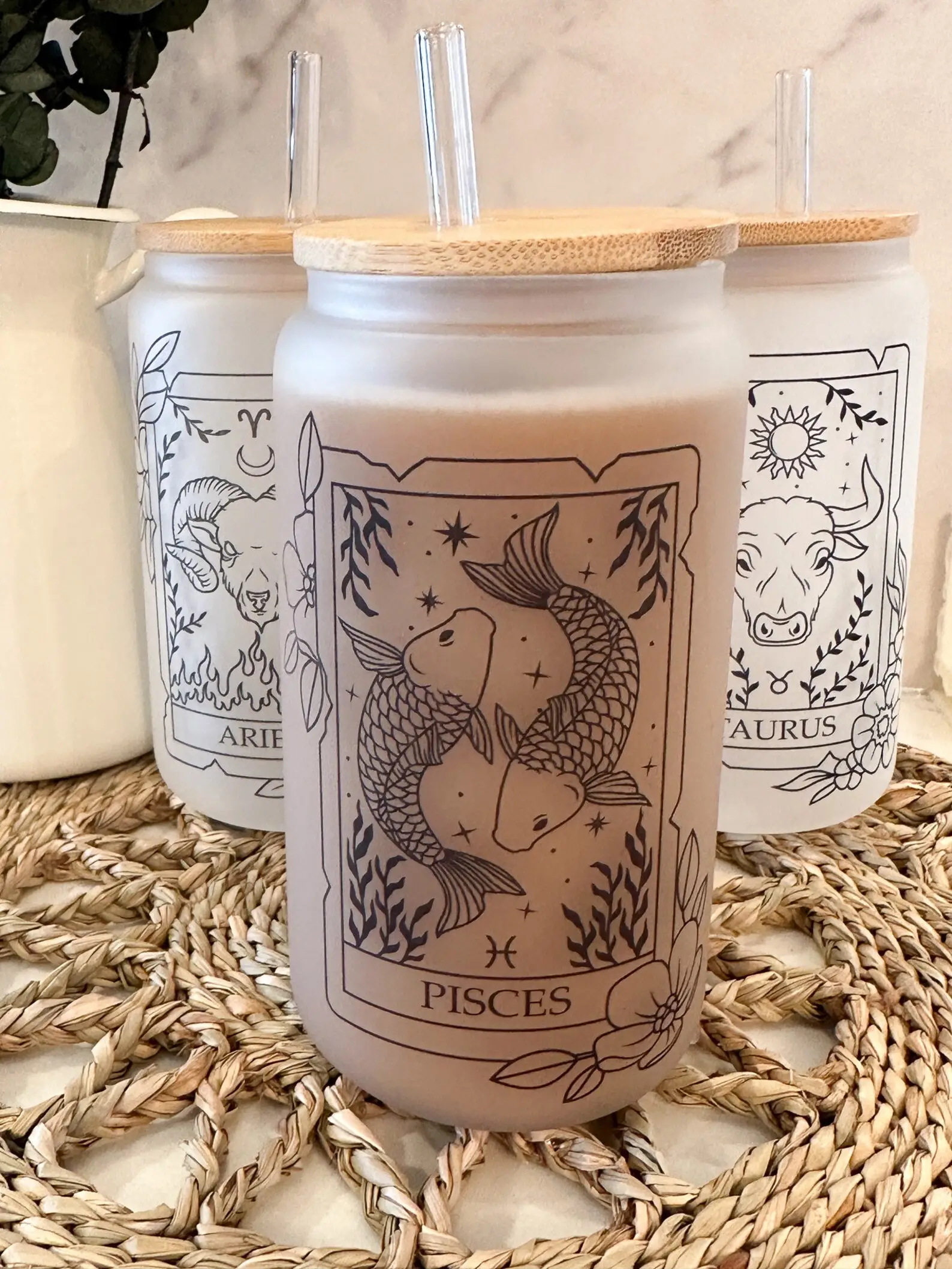 Zodiac Sign Can Glass, Horoscope Coffee Cup, Astrology Sign, Ice Coffee Drink, Bamboo Lid & Straw, Party gift Idea, 16 oz. Glass Tumbler, Holiday Gift