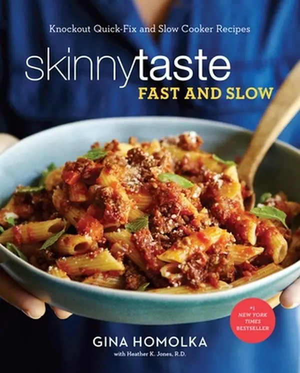 Skinnytaste Fast and Slow: Knockout Quick-Fix and Slow Cooker Recipes: A Cookbook -- Gina Homolka - Hardcover
