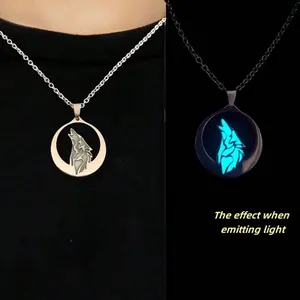 Luminous Necklace - Wolf Totem - Fashionable Luminous Pendant Necklace - Alloy Sweater Chain, Perfect For Christmas And Valentine's Day