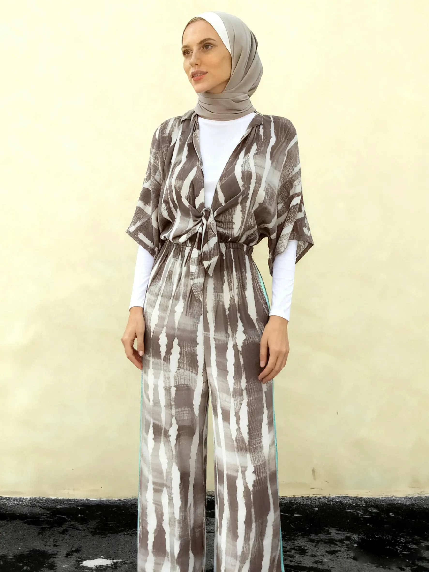 Women's Summer New Beach Sexy Printed Jumpsuit, Fitted Woven Design for Stylish Summer Wear, Perfect for Beach and Casual Outings, Womenswear