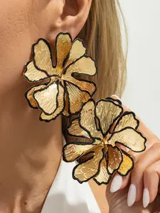 Chunky Good Flower Earings Statement Earrings for Women Gold Plated Large Irregular Leaf Drop Earrings Big Chunky Dangle Floral Earrings Set for Gift