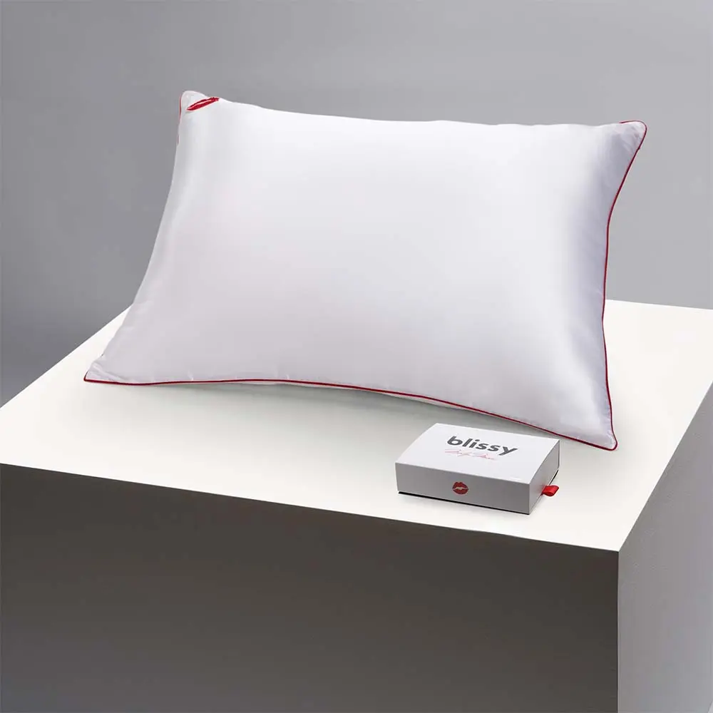 Blissy Marilyn Monroe™ Silk Pillowcase – 100% Mulberry Silk – Improve Hair, Skin & Health While You Sleep Blissy Marilyn Monroe™ Silk Pillowcase – 100% Mulberry Silk – Improve Hair, Skin & Health While You Sleep