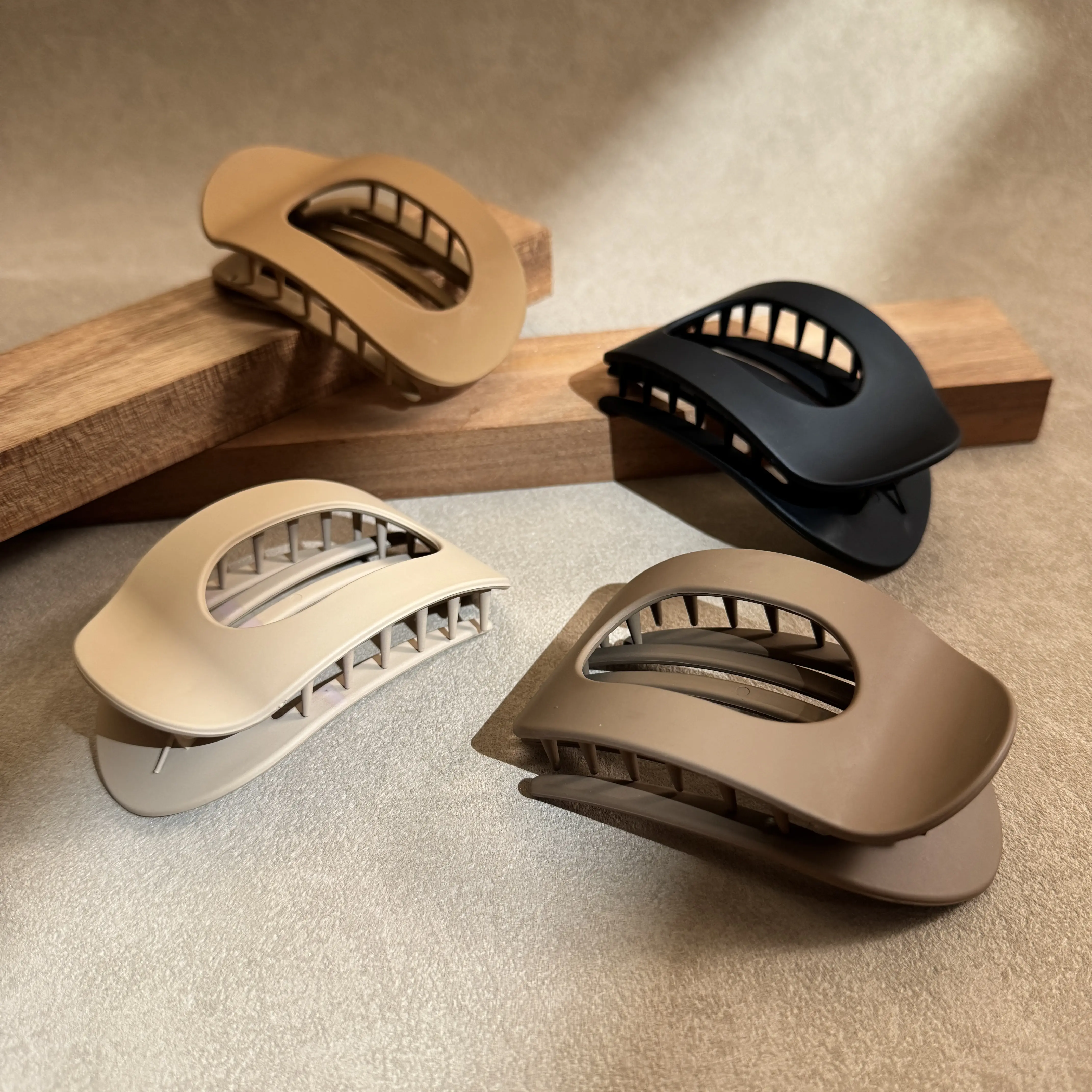 Hair Clip Set 4PCS | Frosted Acrylic Claw Clips | No-Trace Design | Elegant & Minimalist | Large Flat Clips for Women