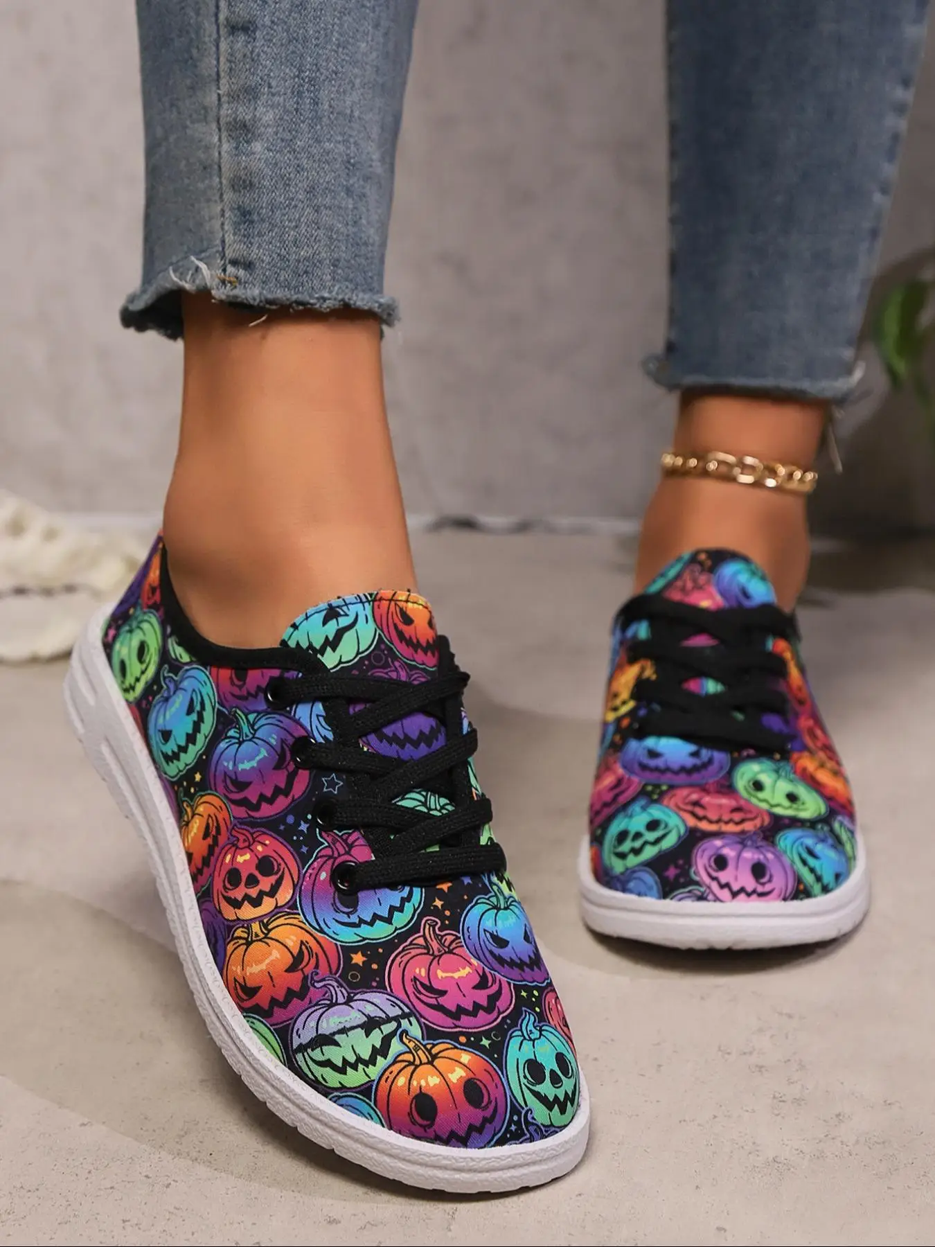 Women's Halloween Themed Low Top Athletic Sneakers As Gifts, Casual Comfortable Lace Up Walking Shoes for Daily Wear, Female All-match Round Toe Footw