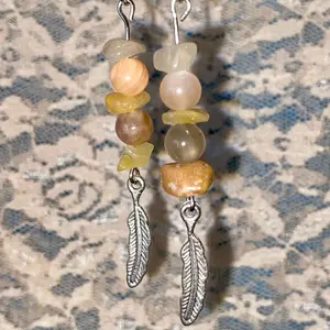 Handcrafted Beaded Earrings with Feather Charms - Multicolor Beads & Silver-Tone Feathers for Unique Style