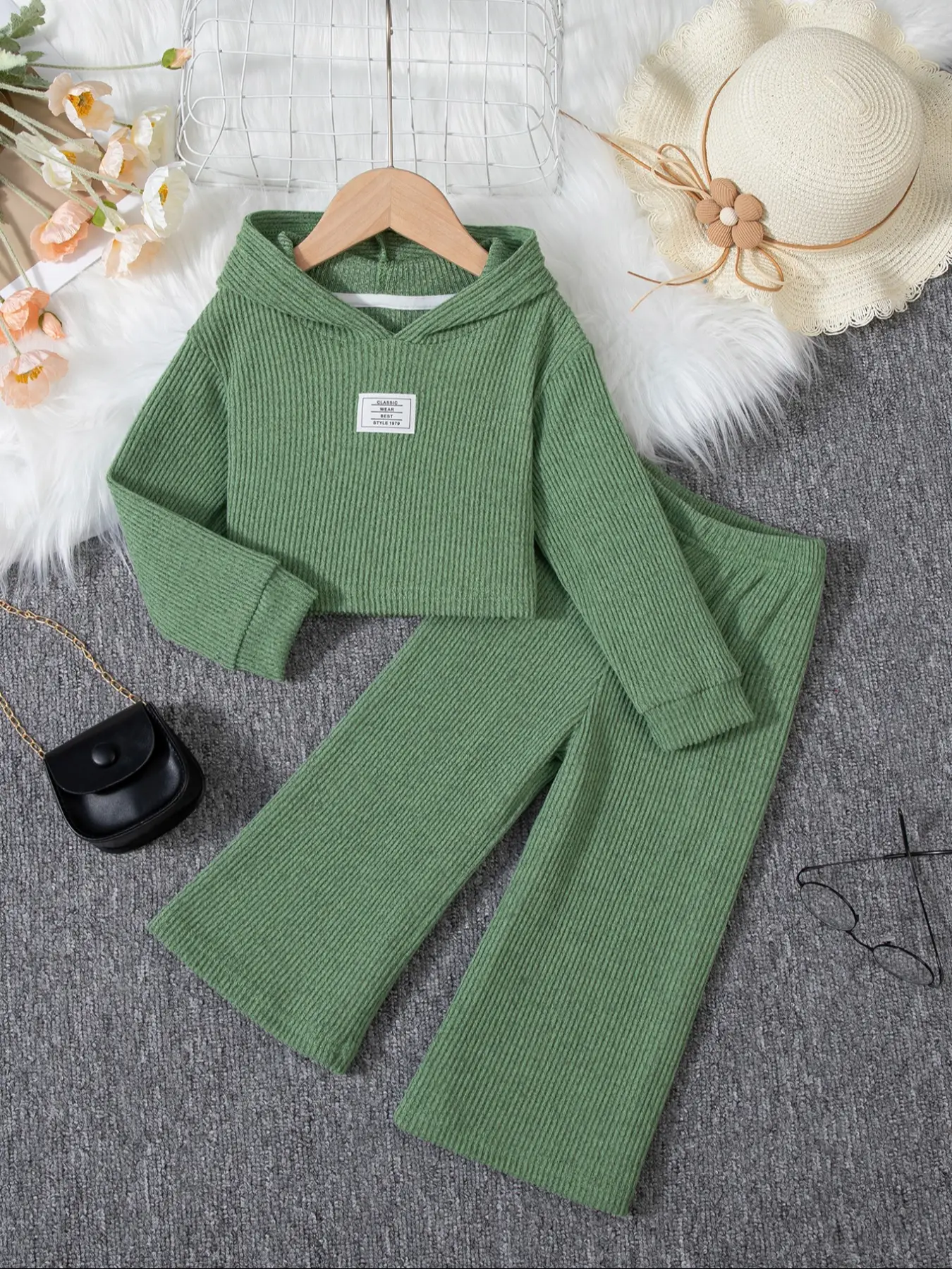 2 Pieces Girls' Fashion Hooded Sets Autumn and Winter Solid-color Short Long-sleeved Tops and Wide-leg Pants Elegant Baby Girls' Patchwork Pullovers S