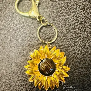 Glossy Sunflower Keychain with Gold Tone Clasp Fashion Accessory for Stylish Accessories