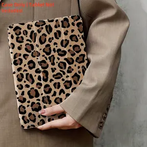 Brown leopard print pattern, with adjustable stand and pen slot, foldable anti-slip TPU protective case, suitable for Samsung, iPad mini, iPad Air, iPad Pro/iPad 10th generation, 11th generation, and other iPad series protective cases.