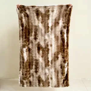 1 pc tie-dye bubble blanket, featuring a sophisticated gradient design that’s easy to coordinate with any décor. Soft and comfortable against the skin, it won’t irritate or itch, enhancing your sleep comfort. Ideal for use in bedrooms, living rooms