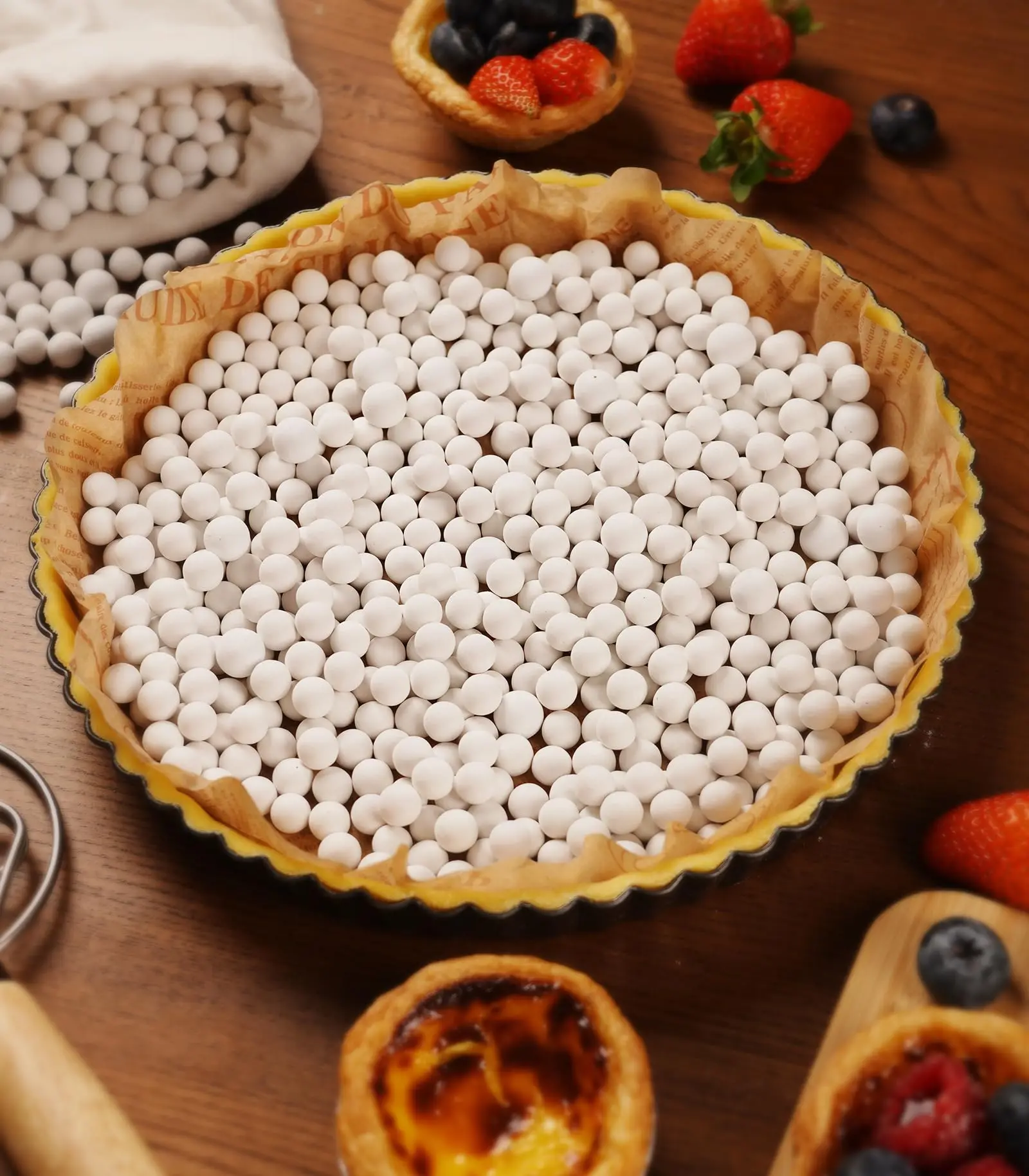 Pie Weights for Baking Crusts,Ceramic Baking Beans for Blind Bake,1.1 lbs Reusable Ceramic Stoneware,Suitable for Various Pies and Pastries,Comes with storage box,Perfect Pie Crust Baking Tools