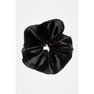 VVTSCRUNCH - Oversized Velvet Scrunchie