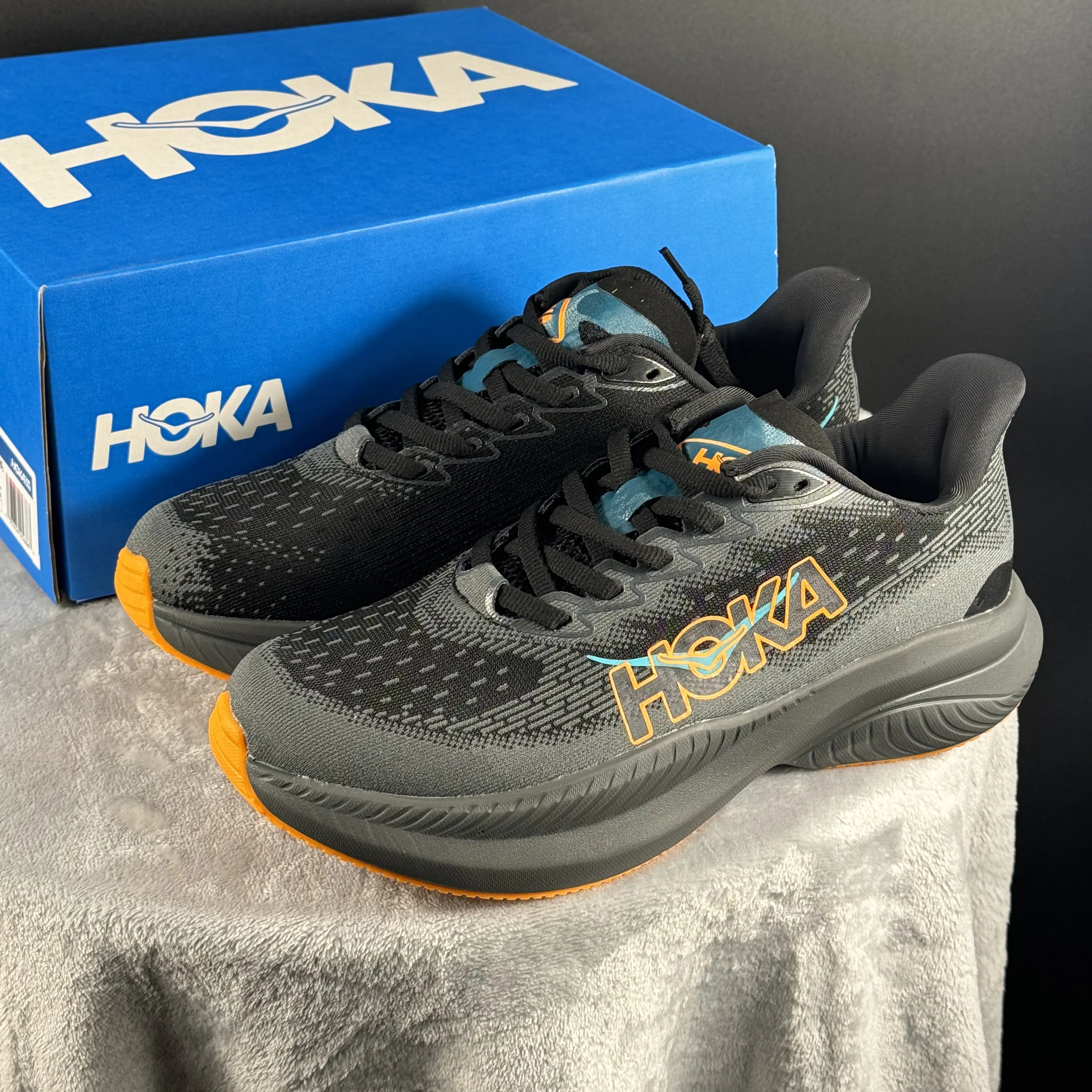Charcoal Grey Flyknit Mesh Orange & Blue Contrast Lightweight Responsive Running Shoes Unisex Wearproof Soft Sole Sneakers for Outdoor Jogging
