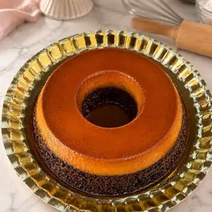 Golden Dessert Plates, Elegant Disposable Serving Plates for Party, Wedding, Holiday Use