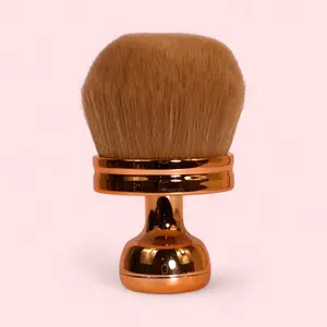 Professional Oval Brush for Body Shimmer - Vegan, Soft, and Precise Application for Polvos Iluminadores & Cremas Brillantes