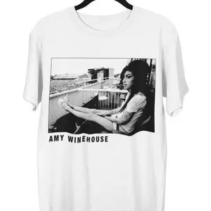 Amy Winehouse TeeUnisex Music Lovers Crewneck Shirt - Gifts For Amy Fans - Back to Black - You Know I'm No Good Tshirt