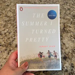 Penguin Books The Summer I Turned Pretty by Jenny Han - Based on Prime Video Series - Novel Edition