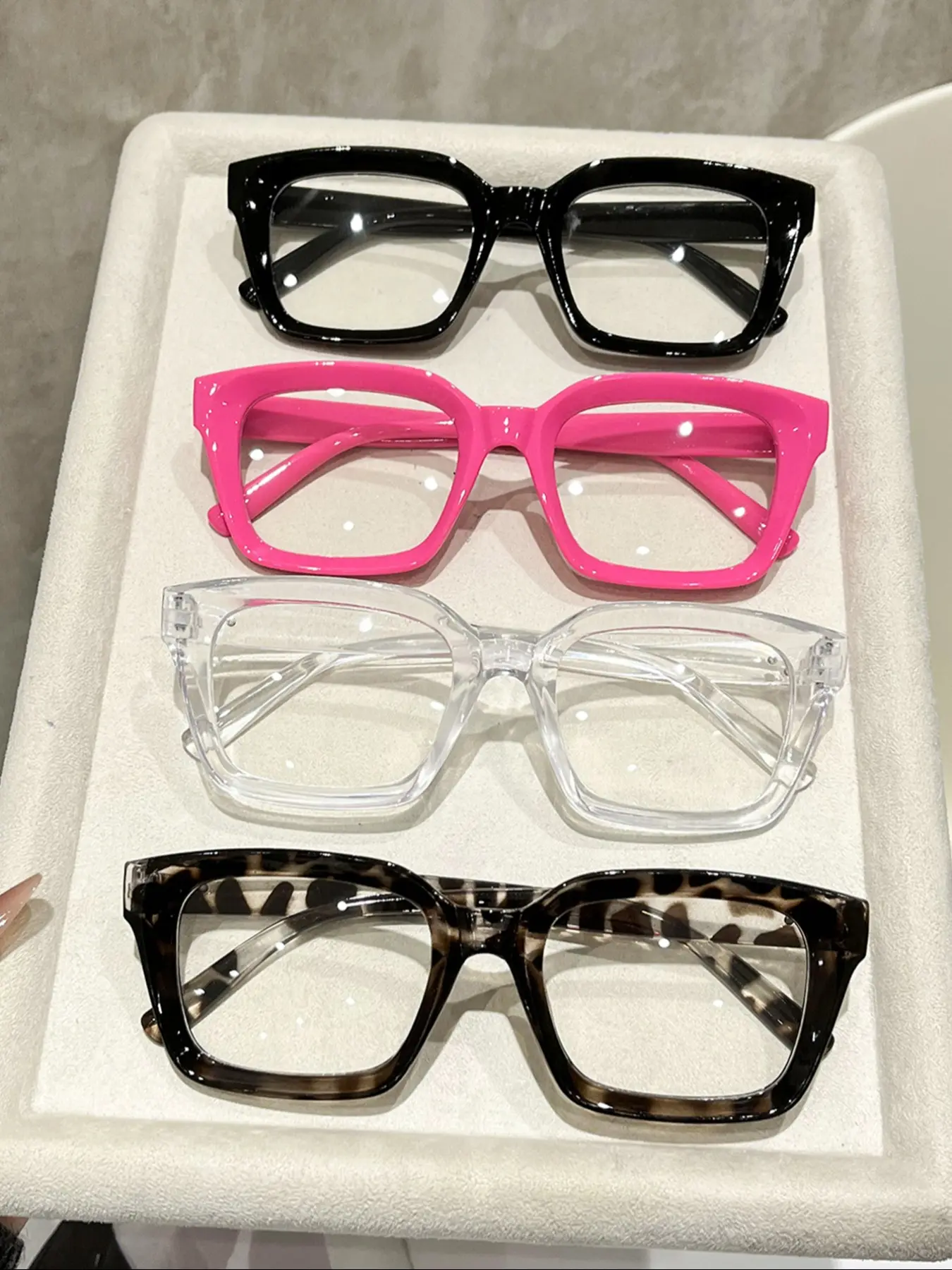 4 Pairs Unisex Anti-Blue Light Square Flat Casual Stylish Glasses, Casual Trendy Plastic Square Frame Eyeglasses, Ideal for Office, Party and Vacation Photography, Eyewear