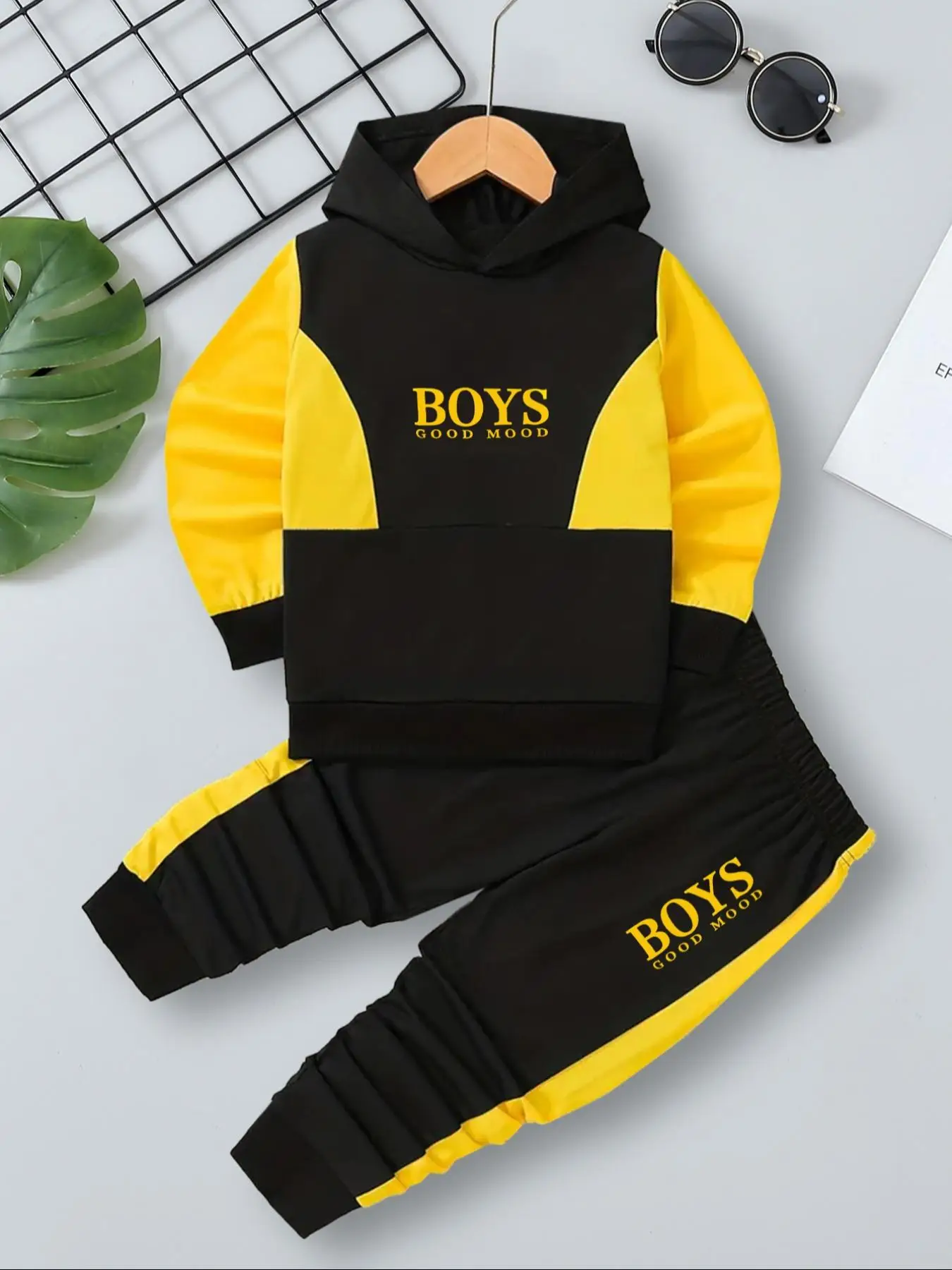 Two-piece Set Toddler Boy's Colorblock Letter Print Hoodie & Elastic Waist Sweatpants, Casual Long Sleeve Hooded Sweatshirt & Jogger Pants for Fall &
