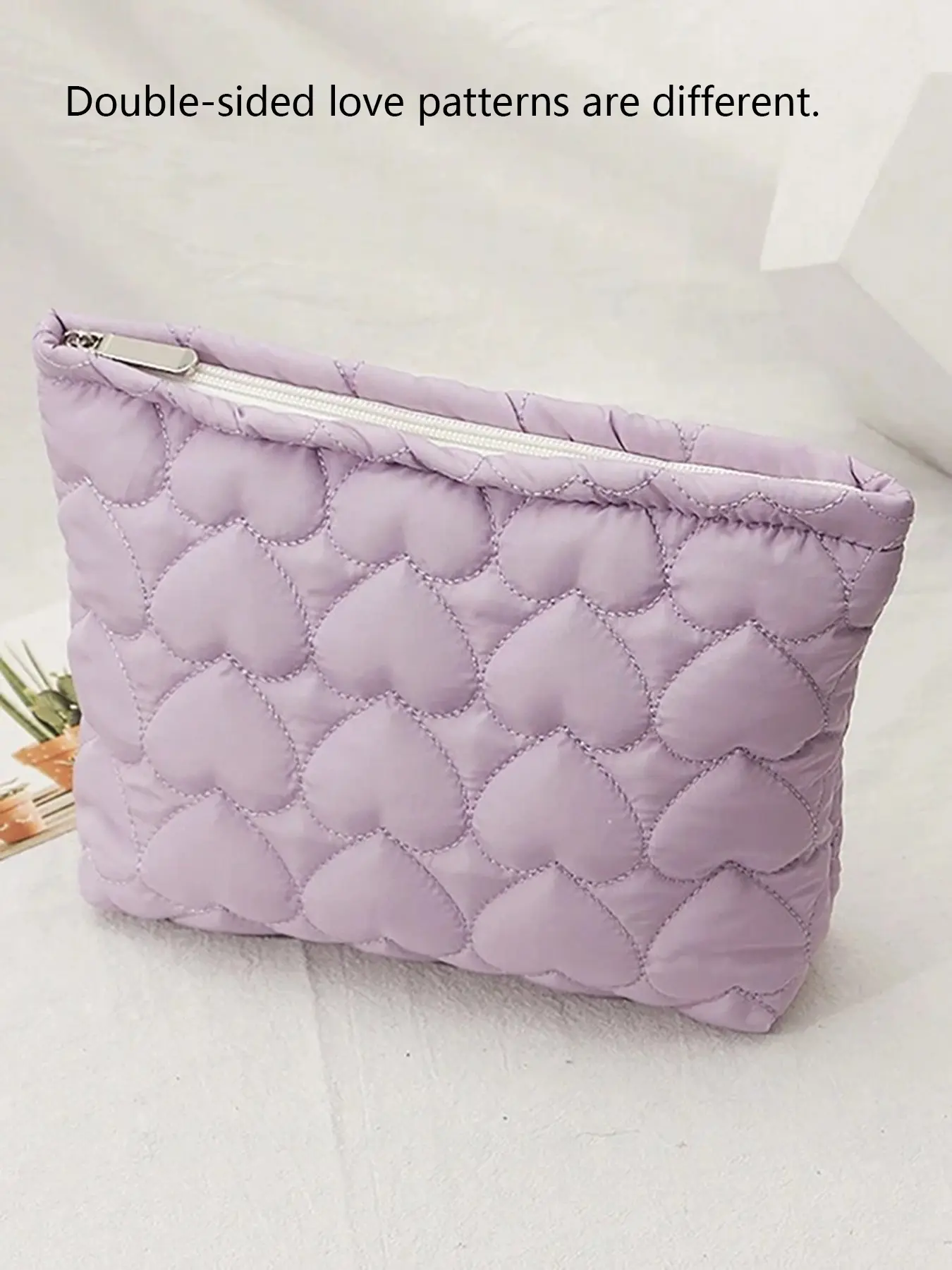 Valentine's Day love sewing cosmetic storage bag, practical and casual everyday joker holding cosmetic bag, niche design daily commuting travel washing cosmetic storage bag, suitable for shopping and dating, Handheld Cosmetic Pouch, Makeup Storage Bag