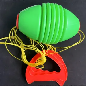 Fun Outdoor Activities, Family Interactive Tug-Of-War Ball - 2 Teams of 4 People, Enhances Strength And Coordination, Durable Bright Colors (Random) - Perfect Gift for Christmas, Halloween