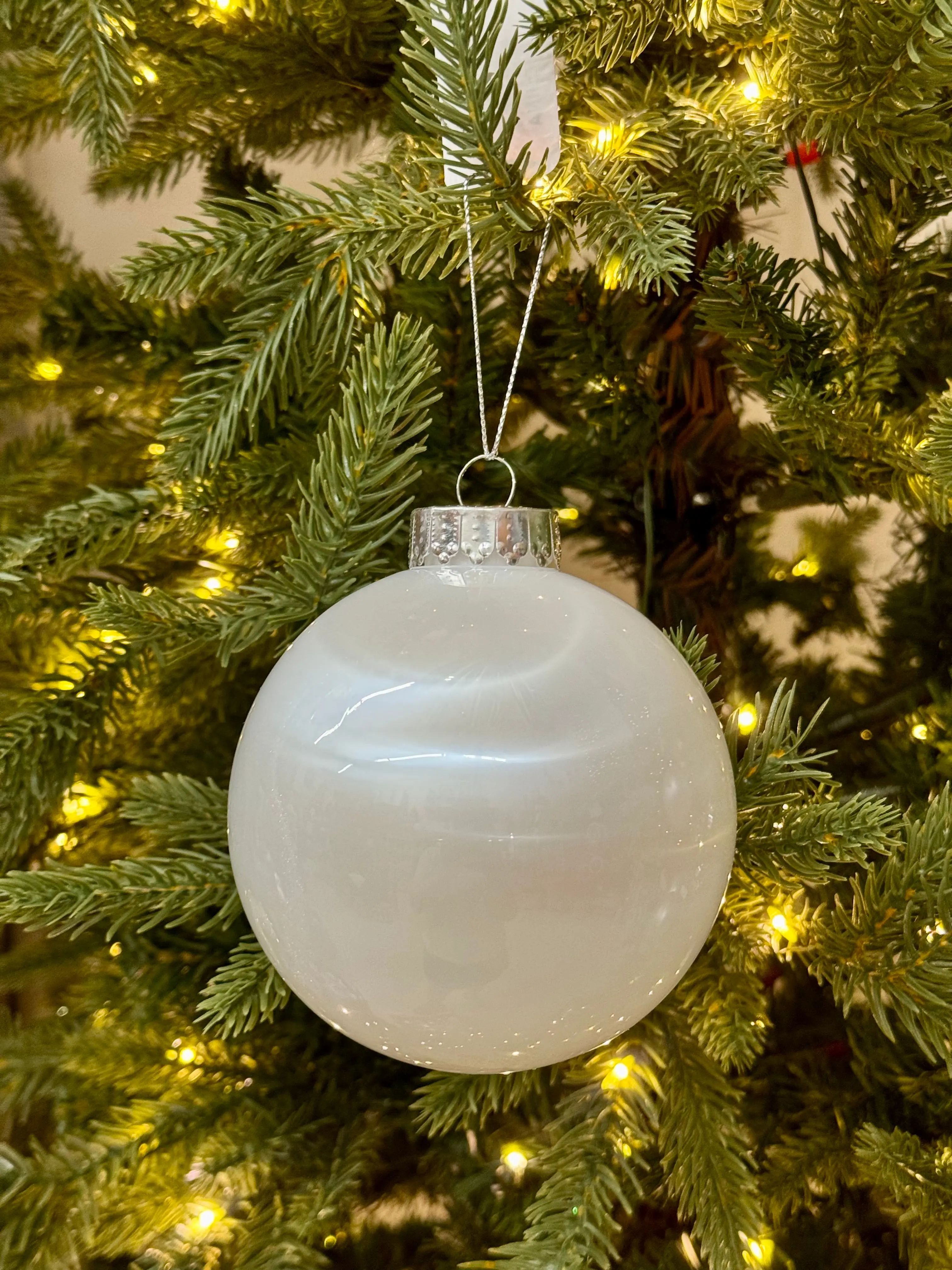 4 Inch Pearl White Laquer Glass Look Ornament