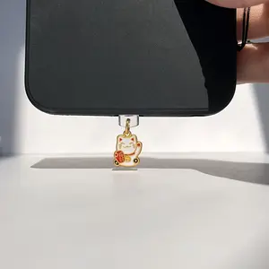 Cute Lucky Cat Phone Dust Plug Charm, Kawaii Maneki Neko Pendant, Good Luck Amulet for Phone, Mobile Phone Accessory, Compatible with iPhone & Type-C, Accessories, Phone Charms