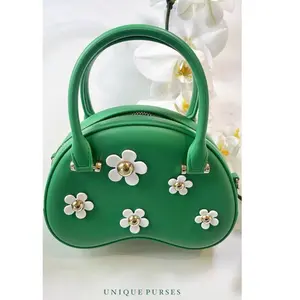 DAISY APPLIQUE PURSE