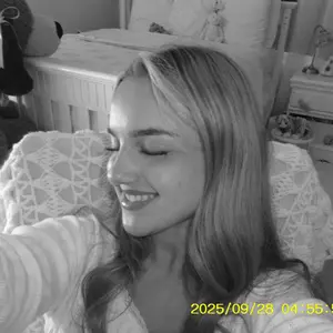 Product Review of FHD 1080P Digital Camera with SD Card, 16X Digital Zoom Camera, Portable Mini Camera for Teenagers Students Boys Girls, Point and Shoot Camera for Gifts, Tech Gadgets, Gift from t**y