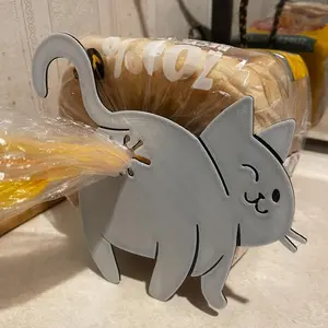 [Cat Bread Clip] Cat Butt Bread Clip - 3D Printed Humorous Kitchen Gadget - Plastic Bag Holder for Bread & Snacks - Cute Animal Pantry Storage Accessory - Quirky Home Decor Gift - Playful Design - Lightweight Accessory - Pet Lovers