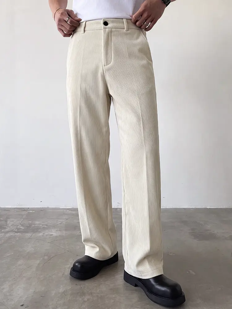 New autumn/winter corduroy dress pants for men, loose straight-leg fit that flatters the figure, versatile for business casual wear with a fluid drape, long length.