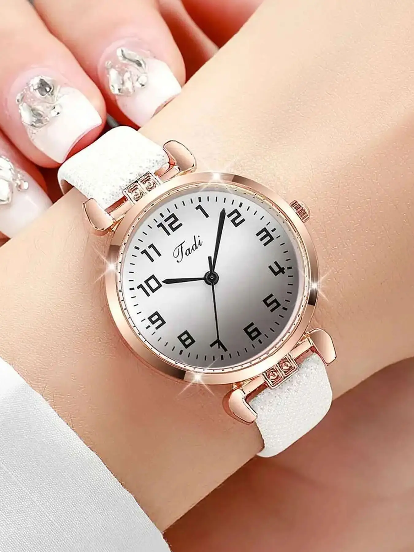 Fashion Women Watches Ladies Gradient Color Dial Quartz Watch Casual Leather Strap Wristwatch Reloj Mujer Fashionable Stylish Watch